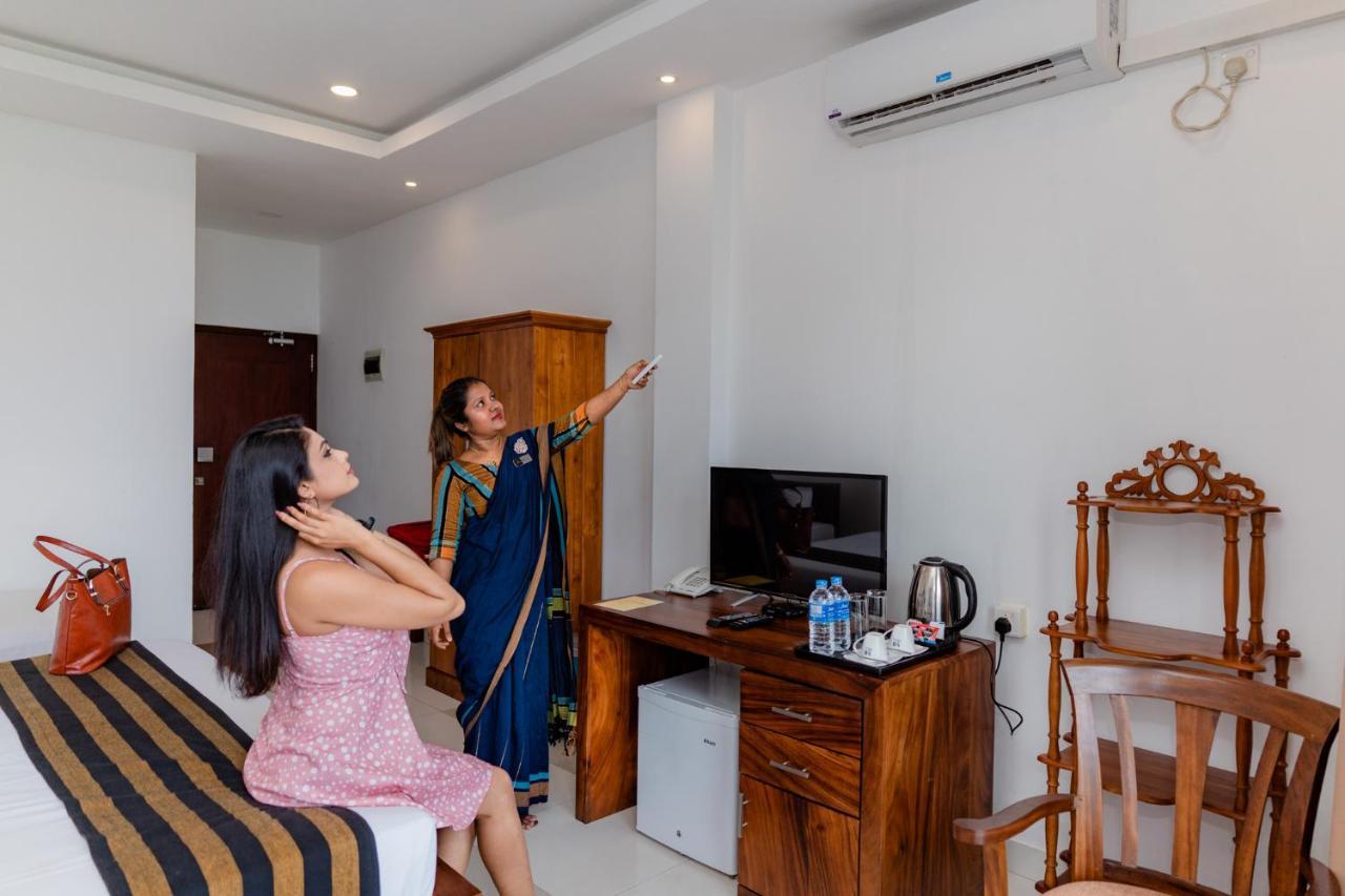 Centhara Beach Weligama Hotel Exterior photo