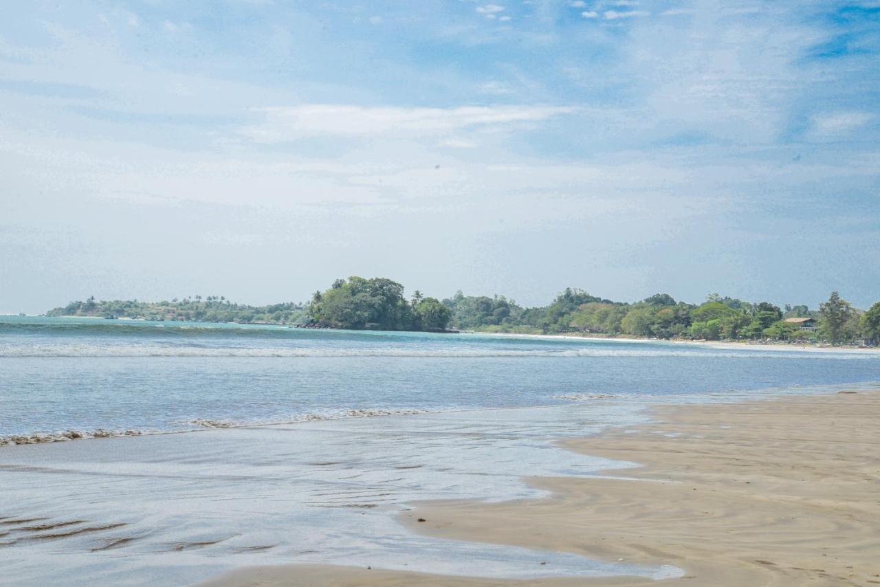 Centhara Beach Weligama Hotel Exterior photo